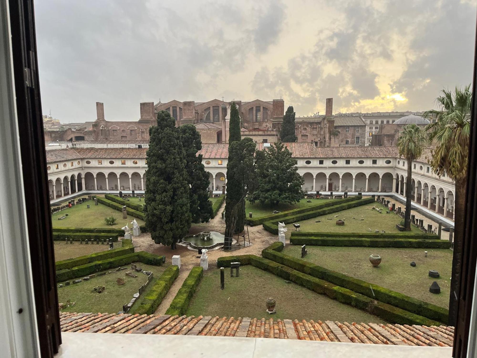 Camera X2 Con Splendida Vista Sulle Terme Di Diocleziano E Sul Chiostro Di Michelangelo ローマ エクステリア 写真